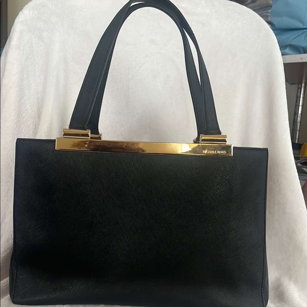 Michael Kors Black and Gold Shoulder Bag with Elegant Design